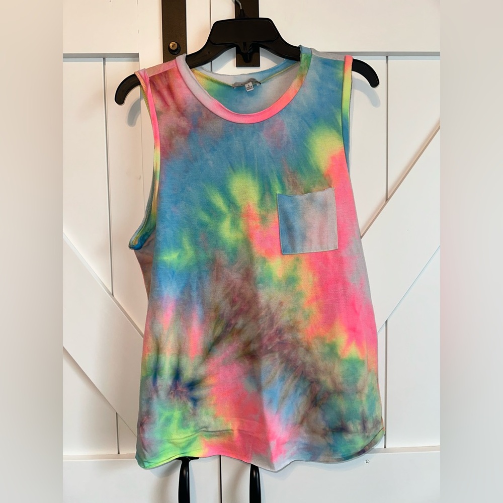 White Birch tank top. Size large